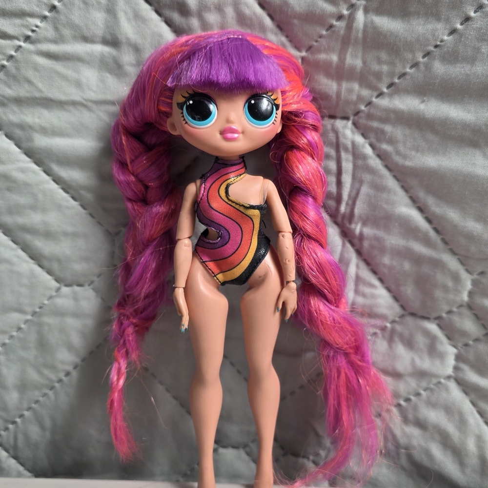 MGA LOL Surprise ROLLER CHICK OMG Fashion Doll Series 3 Pink Hair Beautiful
